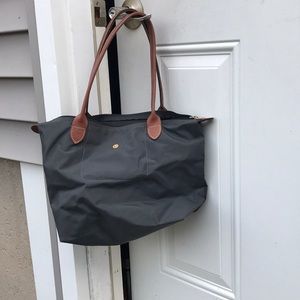 Longchamp Le Pilage medium with long handles